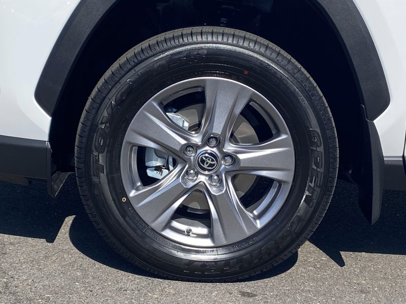 New 2025 Toyota RAV4 Hybrid LEImage 8