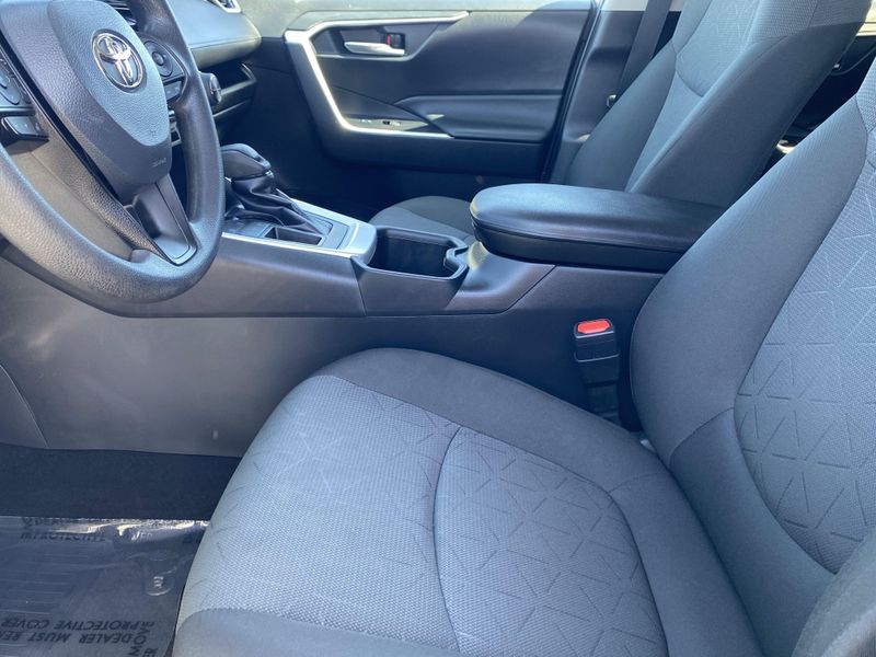 2023 Toyota RAV4 XLEImage 18