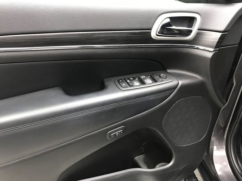 2021 Jeep Grand Cherokee LimitedImage 3