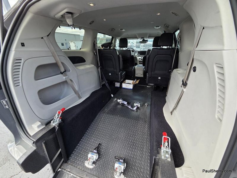 Used 2022 Chrysler Pacifica Touring L