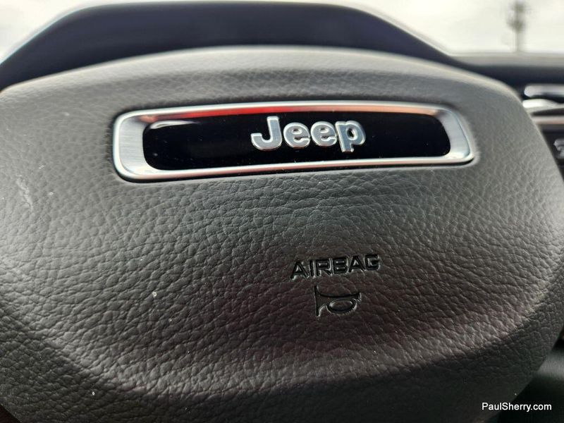2025 Jeep Grand Cherokee L Altitude X 4x4Image 34