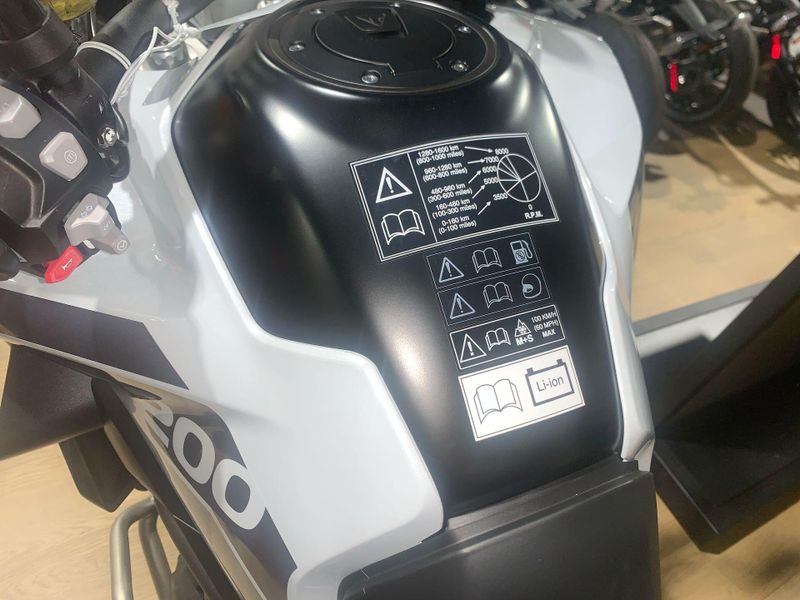 2023 Triumph TIGER 1200 RALLY PRO  in a SNOWDONIA WHITE exterior color. Del Amo Motorsports of Long Beach (562) 362-3160 delamomotorsports.com 