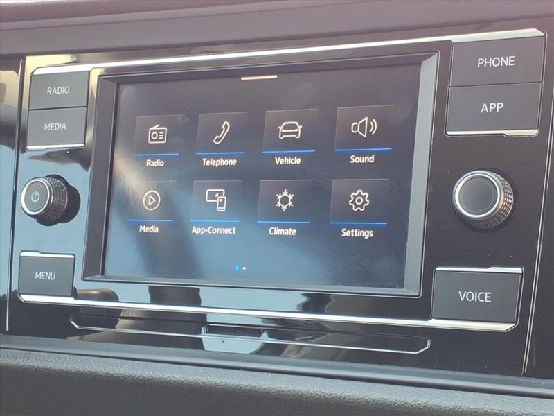 2024 Volkswagen Jetta SE photo 4