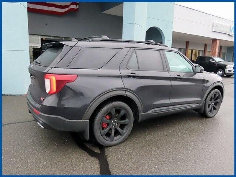 2021 Ford Explorer STImage 7