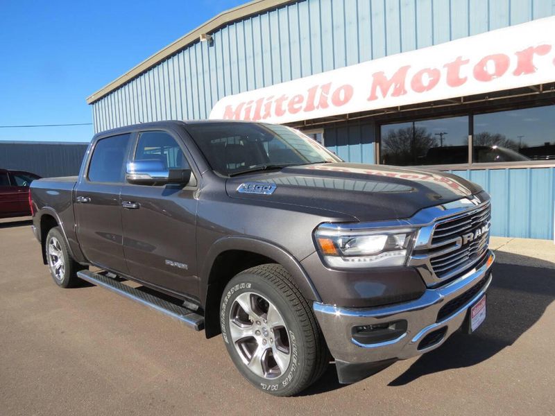 2020 RAM 1500 Laramie 4x4 4dr Crew Cab 5.6 ft. SB PickupImage 3