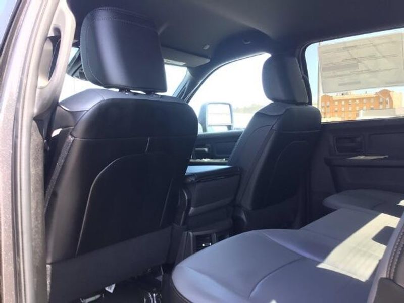2025 RAM 2500 Tradesman Crew Cab 4x4 8