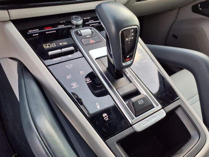 2022 Porsche Cayenne Coupe BaseImage 26