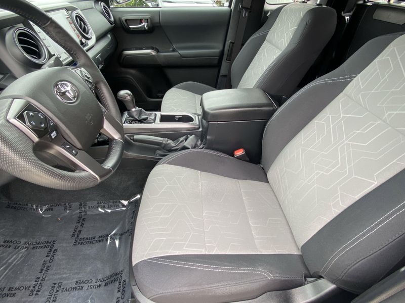 Used 2022 Toyota Tacoma TRD SportImage 15