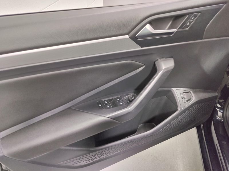 2021 Volkswagen Jetta SE w/Sunroof & Cold Weather PkgImage 24