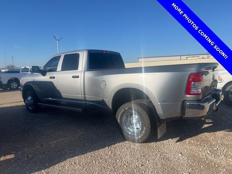 2022 RAM 3500 TradesmanImage 4