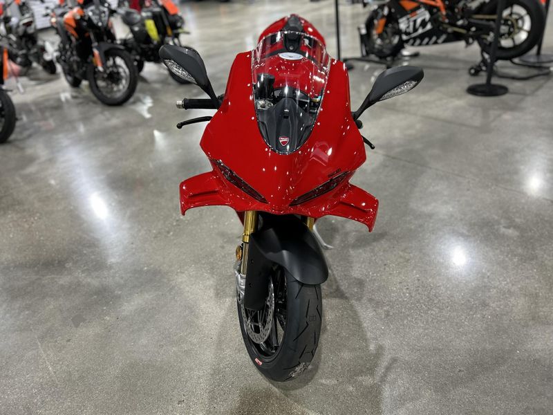 New 2025 Ducati PANIGALE V4 S Image 12