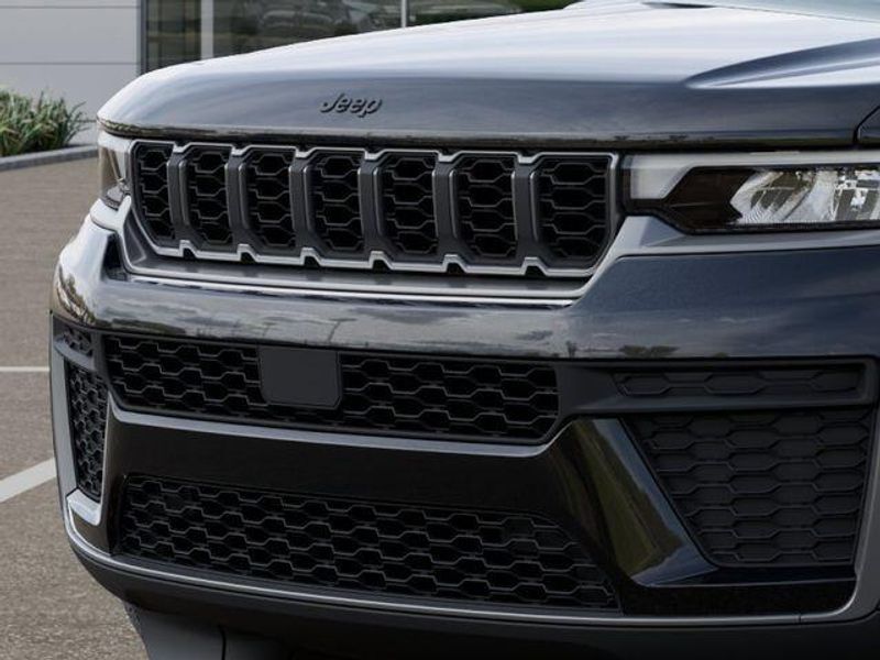 New 2026 Jeep Grand Cherokee L Laredo Altitude 4x4Image 11