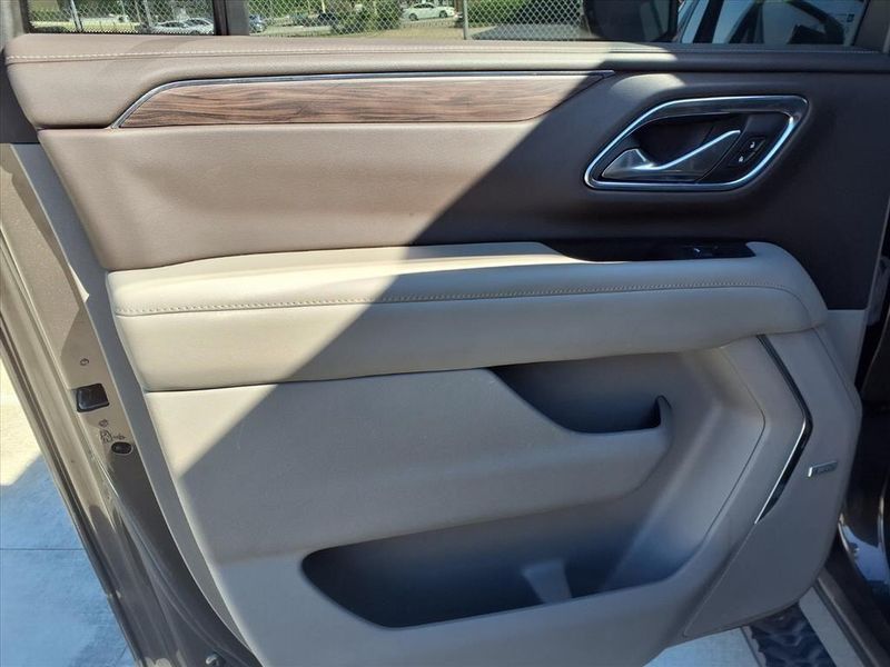 Used 2021 Chevrolet Suburban Z71Image 26