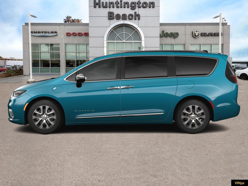 2025 Chrysler Pacifica Hybrid PinnacleImage 3