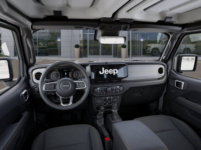 New 2025 Jeep Wrangler 4-door SaharaImage 24