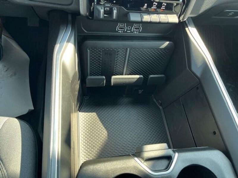 2025 RAM 1500 Big Horn Crew Cab 4x4 5