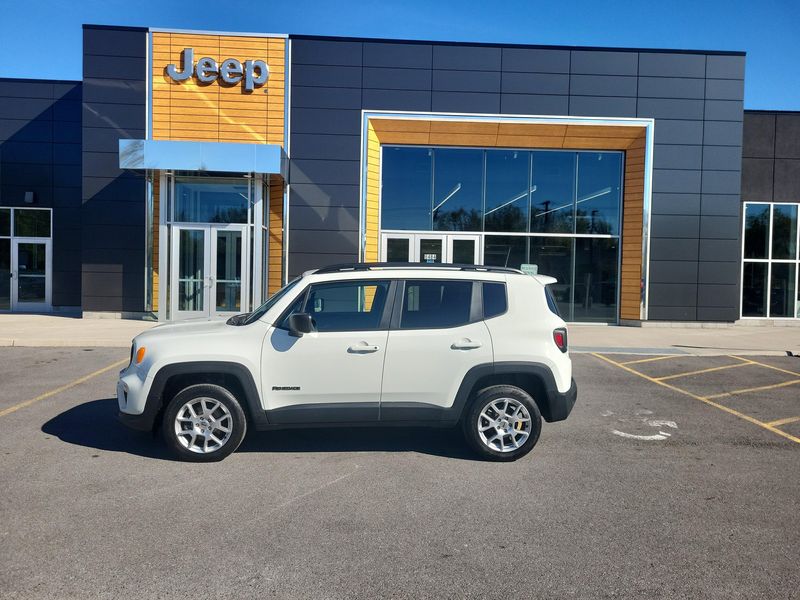 Used 2023 Jeep Renegade LatitudeImage 2