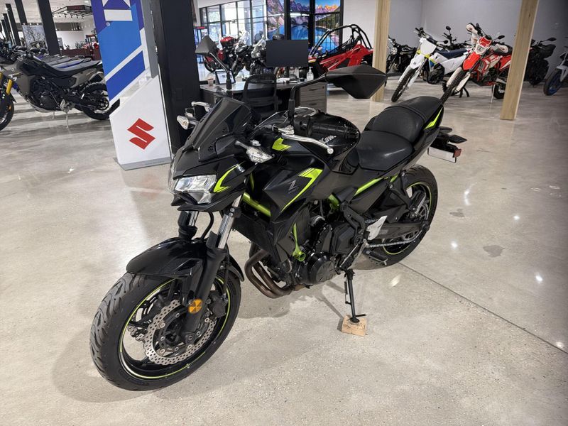 Used 2022 Kawasaki Z650  in a BLACK exterior color. Victorville Del Amo Motorsports 760-241-7387 delamomotorsportsofvictorville.com 
