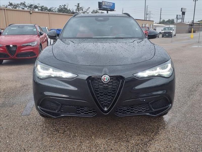 2025 Alfa Romeo Stelvio SprintImage 4