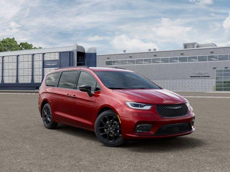 New 2026 Chrysler Pacifica SelectImage 5