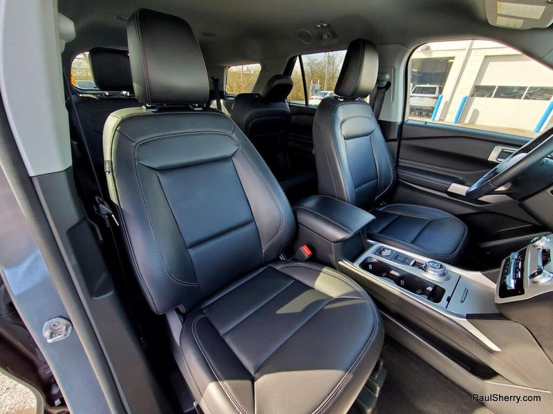 Used 2024 Ford Explorer XLT