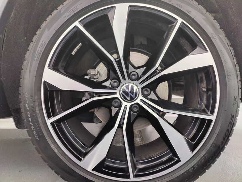 Used 2024 Volkswagen Tiguan AWD SEL R-Line w/Sunroof/NavImage 10