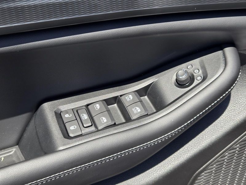 New 2026 Jeep Grand Cherokee L Laredo 4x2