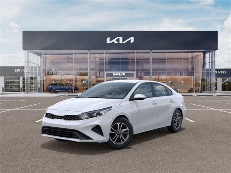 2024 Kia Forte LXSImage 1