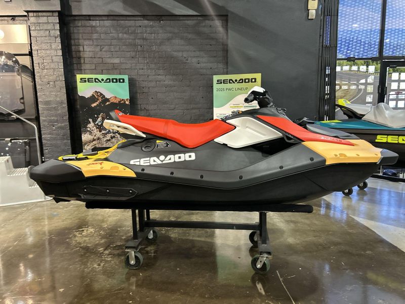 New 2024 Sea-Doo SPARK FOR 3 90 (SOUND SYSTEM) Image 12