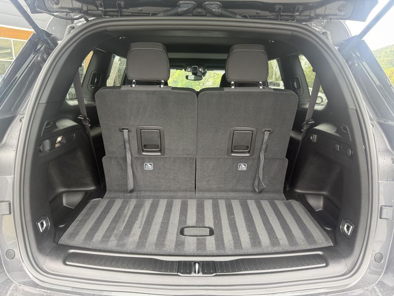 Used 2024 Jeep Grand Cherokee L Laredo