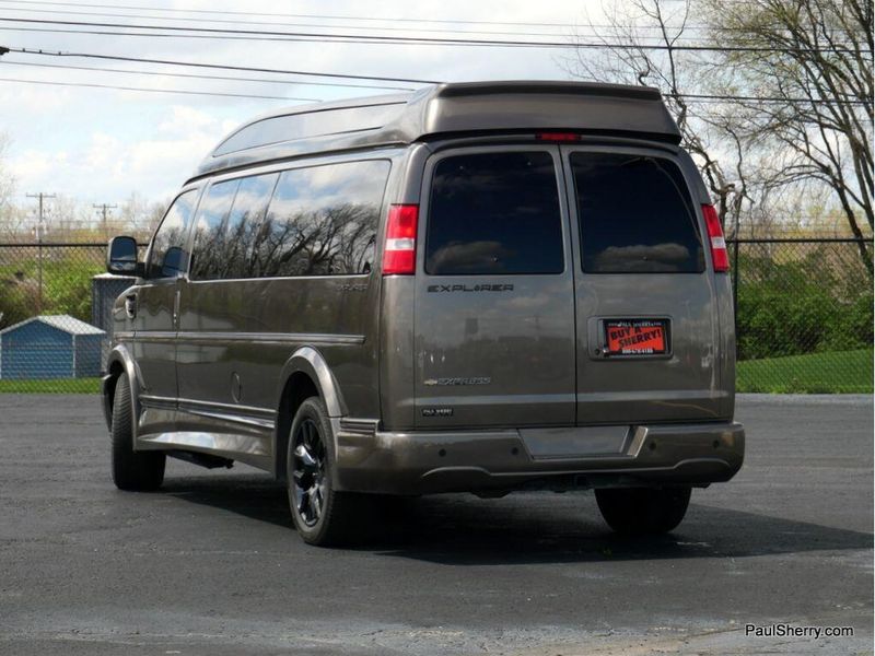 2023 Chevrolet Express Image 18