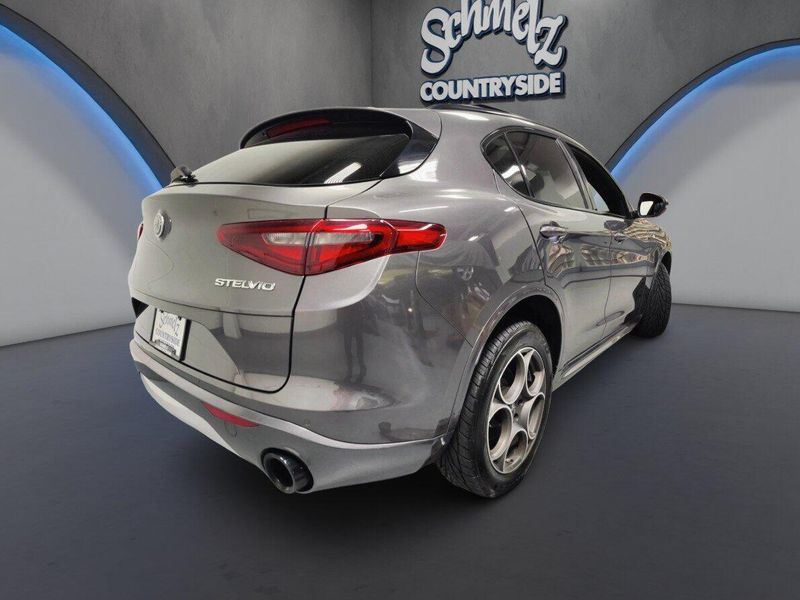 Used 2022 Alfa Romeo Stelvio Ti AWD w/Sunroof & NavImage 13
