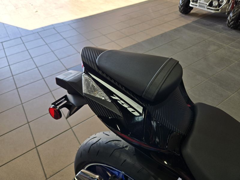 NEW 2026 SUZUKI GSXR750Z 40TH ANNIVERSARY EDITION Image 11