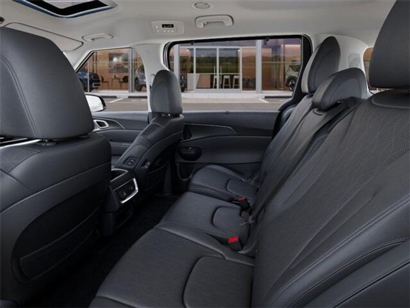 New 2026 Kia Carnival Hybrid SXImage 18