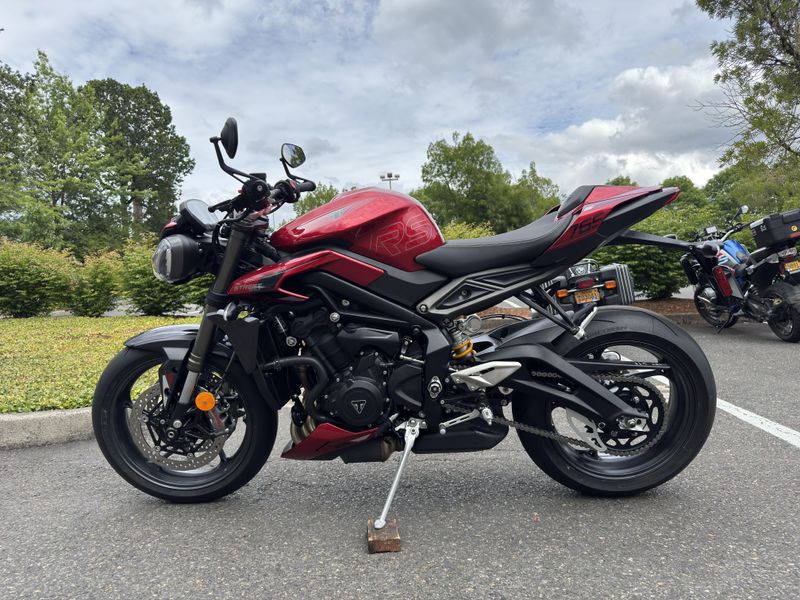 2025 Triumph Street Triple 765 RS - CARNIVAL RED 