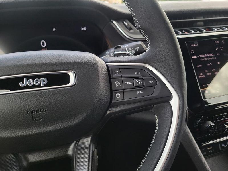 2025 Jeep Grand Cherokee L Altitude X 4x4Image 13