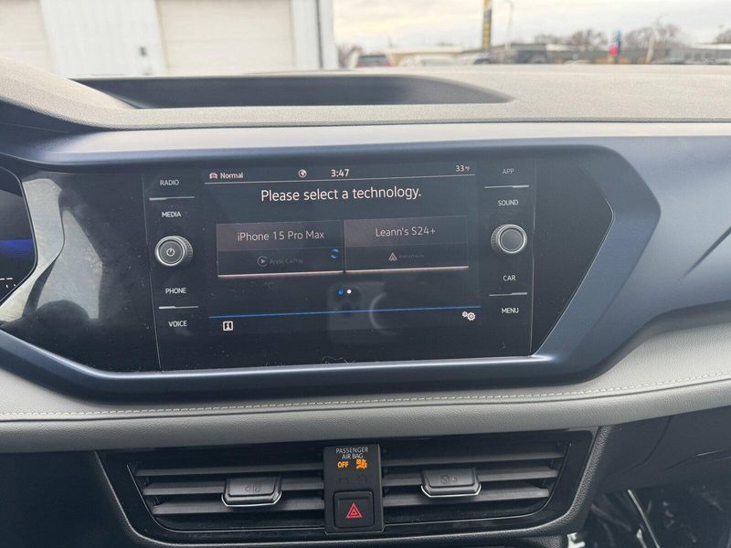 2024 Volkswagen Taos SEImage 21
