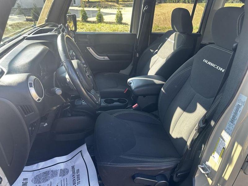 2017 Jeep Wrangler Unlimited Rubicon photo 9