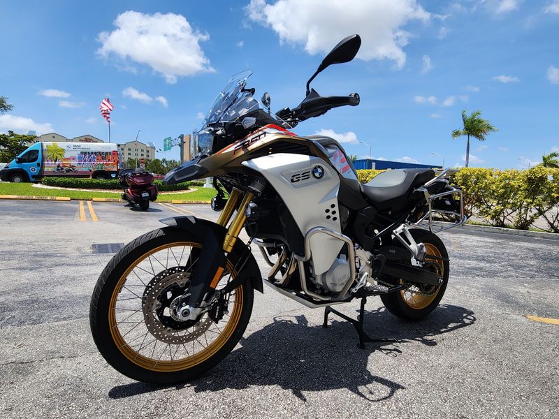 2022 BMW F850GSADV Image 4