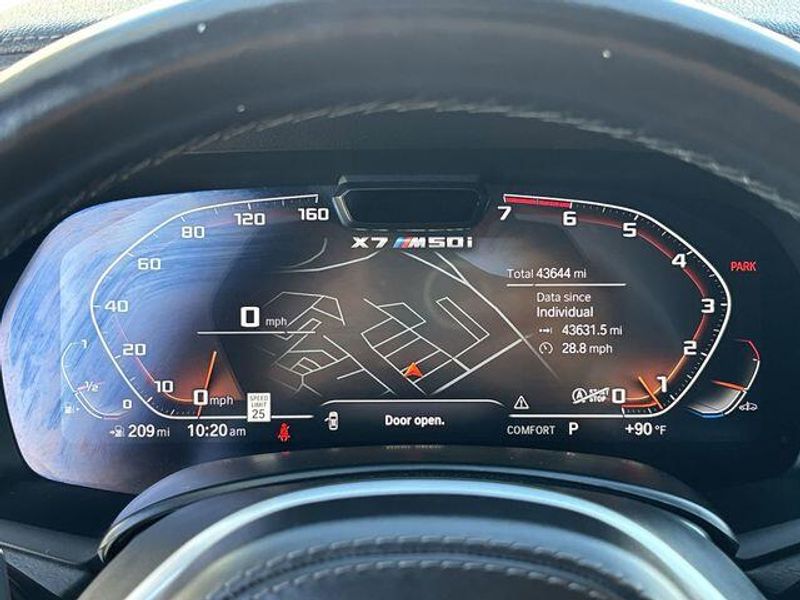 Used 2022 BMW X7 M50iImage 33