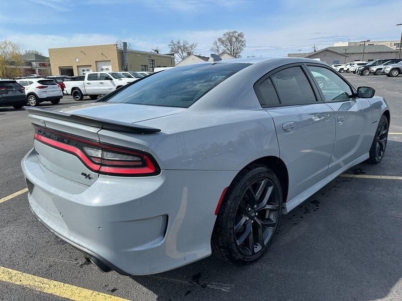2022 Dodge Charger R/TImage 12