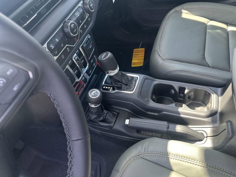 2025 Jeep Gladiator Mojave X 4x4Image 27