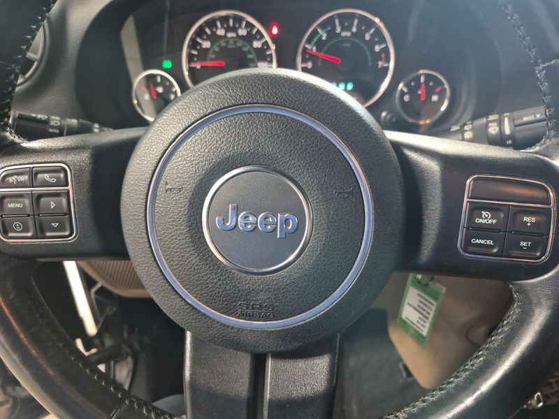 Used 2016 Jeep Wrangler Unlimited SaharaImage 25