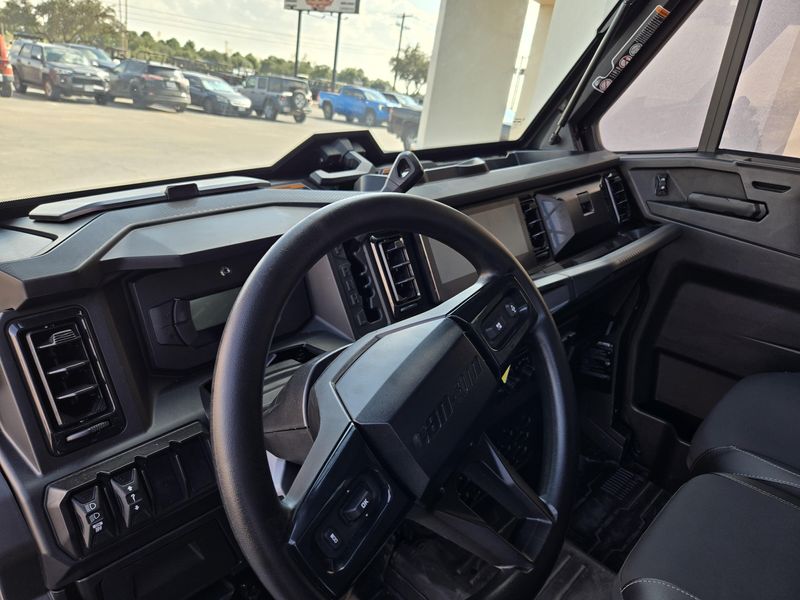 NEW 2026 CAN-AM DEFENDER MAX LIMITED CAB HD11 Image 21