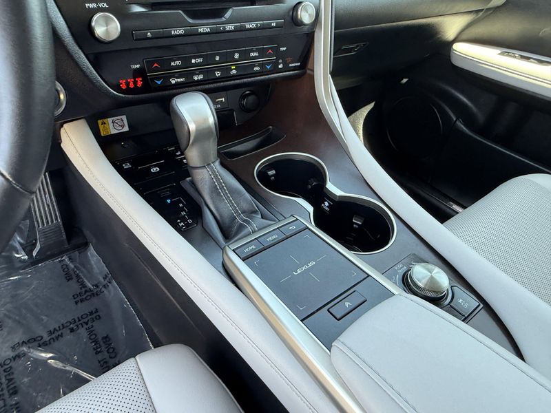 2022 Lexus RX 350Image 27