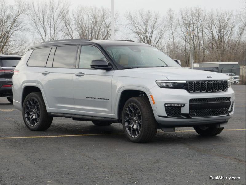 2025 Jeep Grand Cherokee L Summit Reserve 4x4Image 20