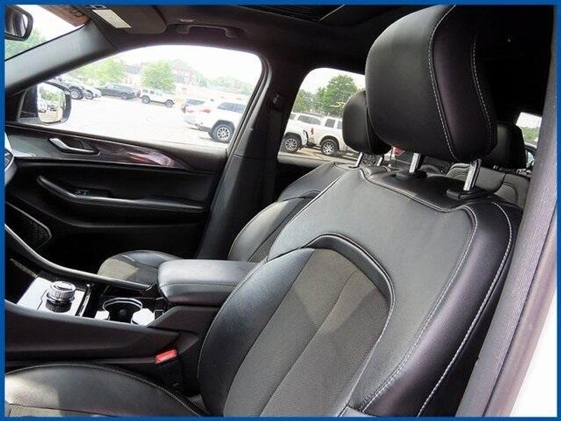 Used 2022 Jeep Grand Cherokee L AltitudeImage 14