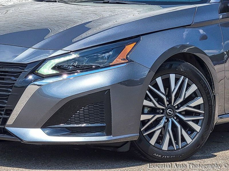 2024 Nissan Altima 2.5 SV photo 3