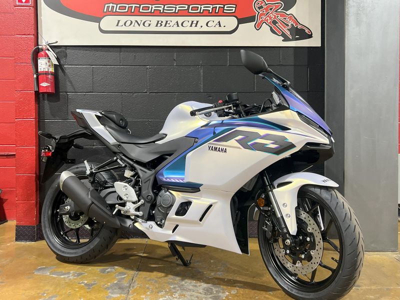2025 Yamaha YZF-R3 ABS Image 9