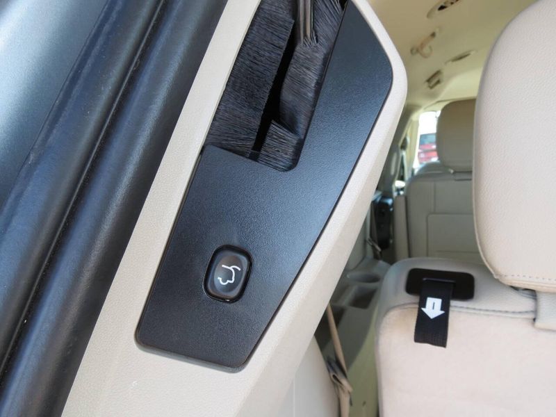 Used 2014 Chrysler Town & Country Touring L 4dr Mini VanImage 34